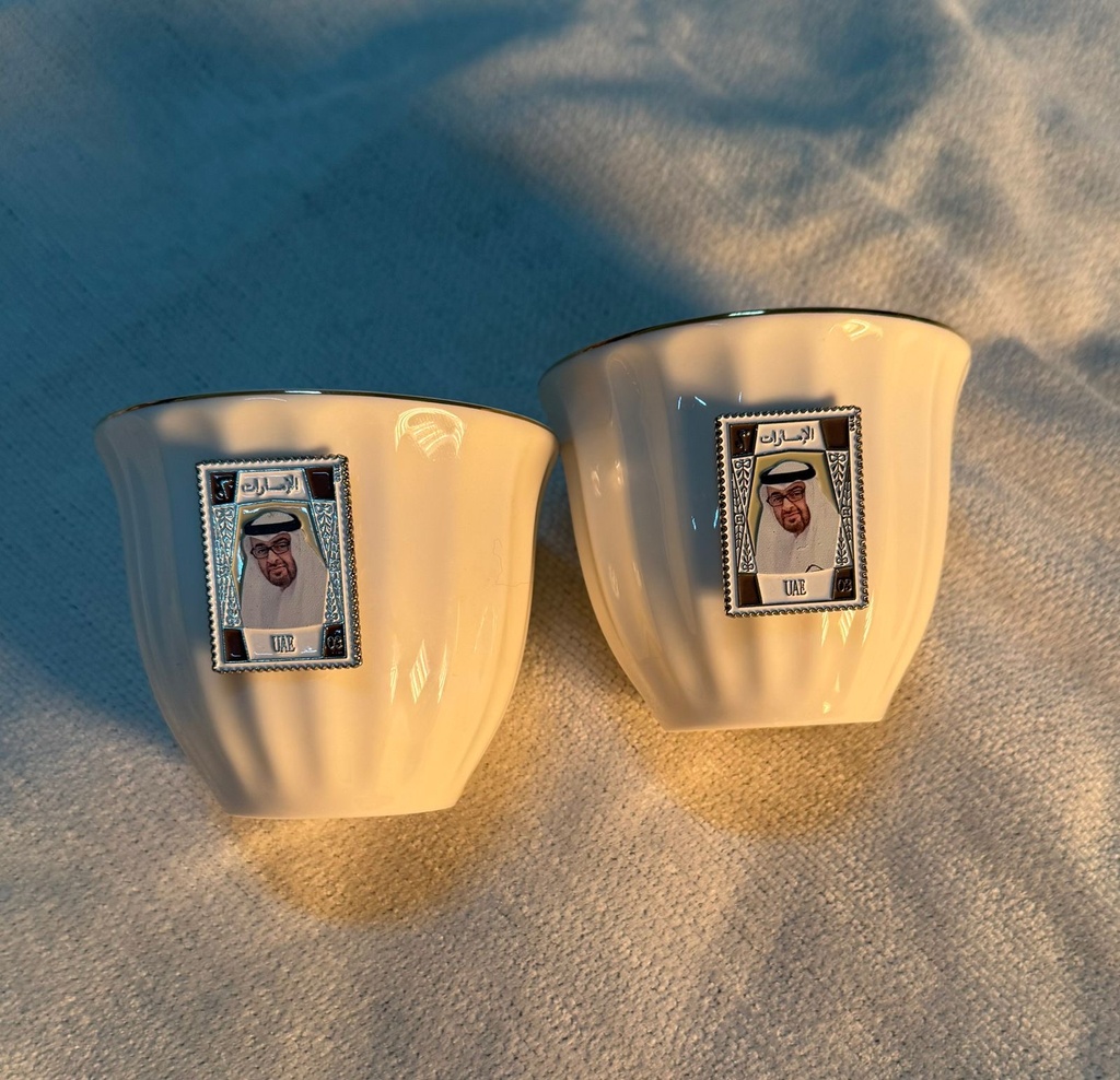 طقم مدخن و كوب بشعار محمد بن زايد