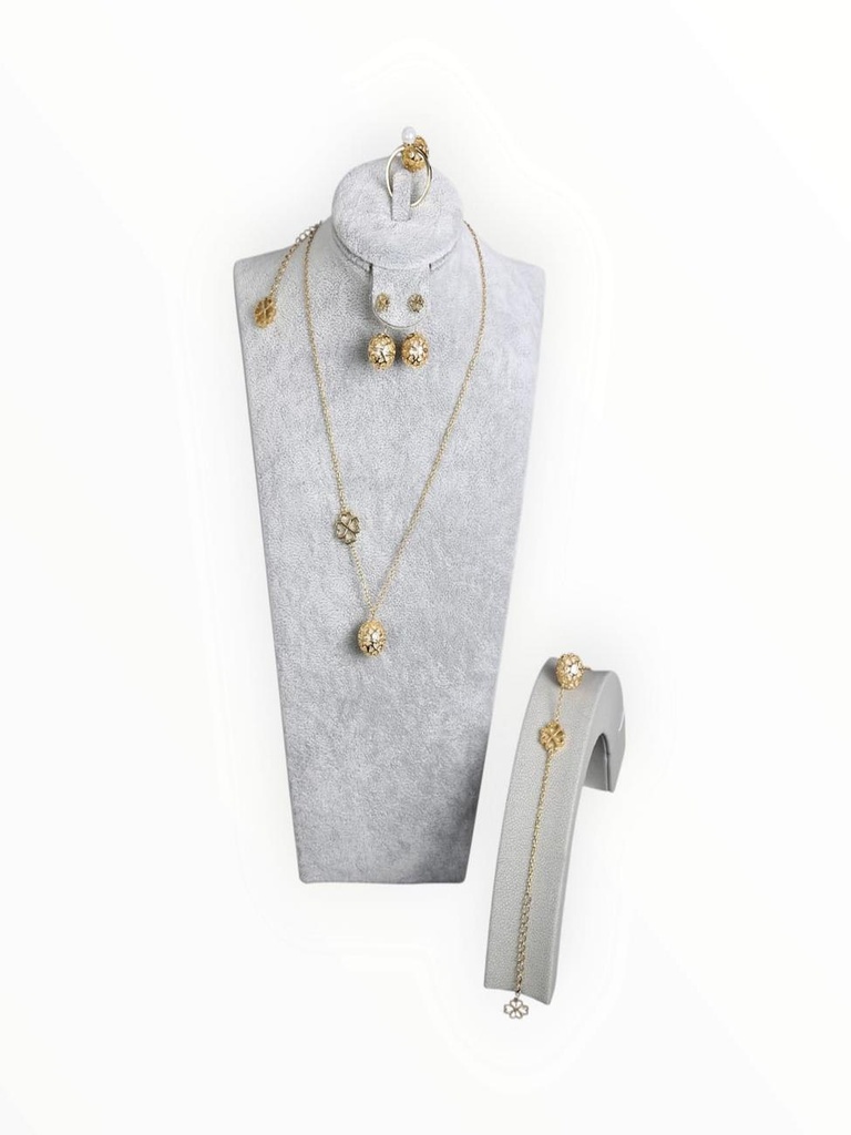 قلادة روزانا