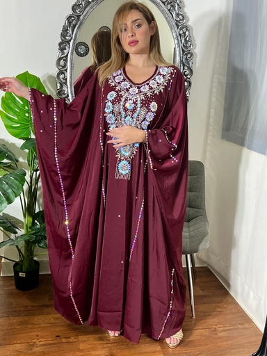 موديل عماني