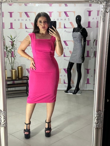 فستان نسائي