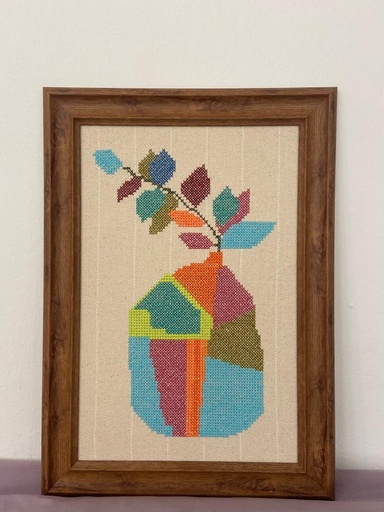 مزهرية ملونة عصرية لوحة تطريز يدوي